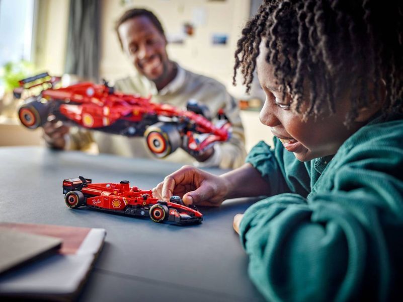 Конструктор LEGO Speed Champions Автомобіль для перегонів F1 Ferrari SF-24 275 деталей (77242) 77242 фото