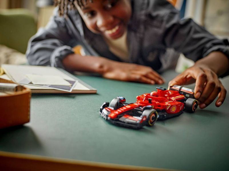 Конструктор LEGO Speed Champions Автомобіль для перегонів F1 Ferrari SF-24 275 деталей (77242) 77242 фото