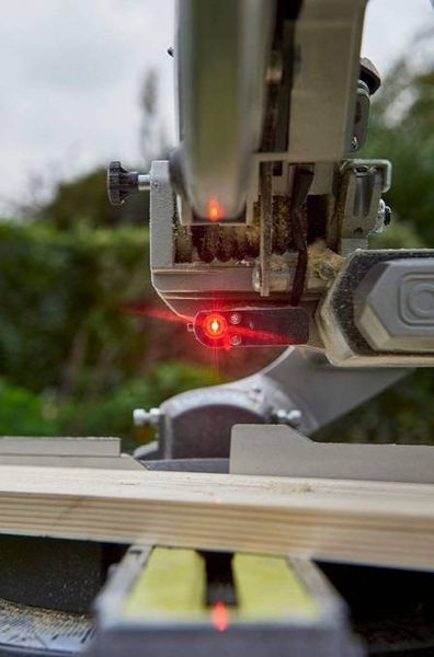 Пила торцювальна акумуляторна Ryobi ONE+ R18MS216-0 18В (без АКБ та ЗП), (5133003597) 5133003597 фото