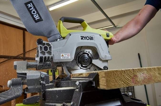 Пила торцювальна акумуляторна Ryobi ONE+ R18MS216-0 18В (без АКБ та ЗП), (5133003597) 5133003597 фото